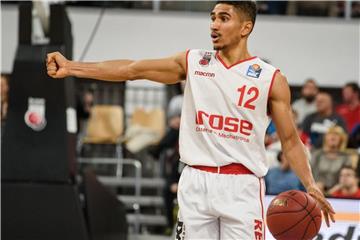 Maodo Lo und den Bambergern ist ein wichtiger Heimerfolg gegen Valencia gelungen. Foto: Nicolas Armer