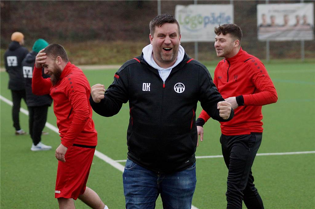 Spielort für Aufstiegsspiel fix: Fußballkreis entzieht SuS Rünthes Hafenstadion den Zuschlag Marc-Oliver Kraus, Sportlicher Leiter von TuRa Bergkamen, feierte jüngst die Meisterschaft in der A2.