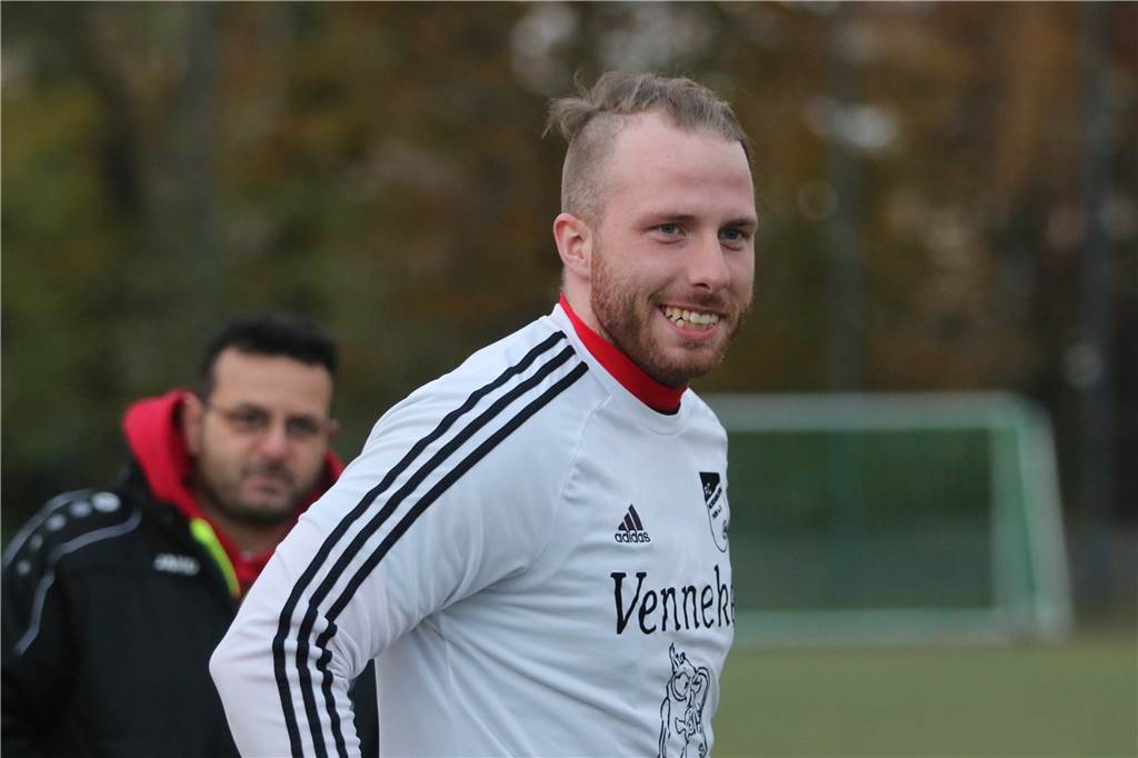 Dreikampf, Zweikampf oder klare Nummer eins im Tor beim FC Nordkirchen? Marc Philipps mischt im Torwart-Konkurrenzkampf beim FC Nordkirchen ordentlich mit.