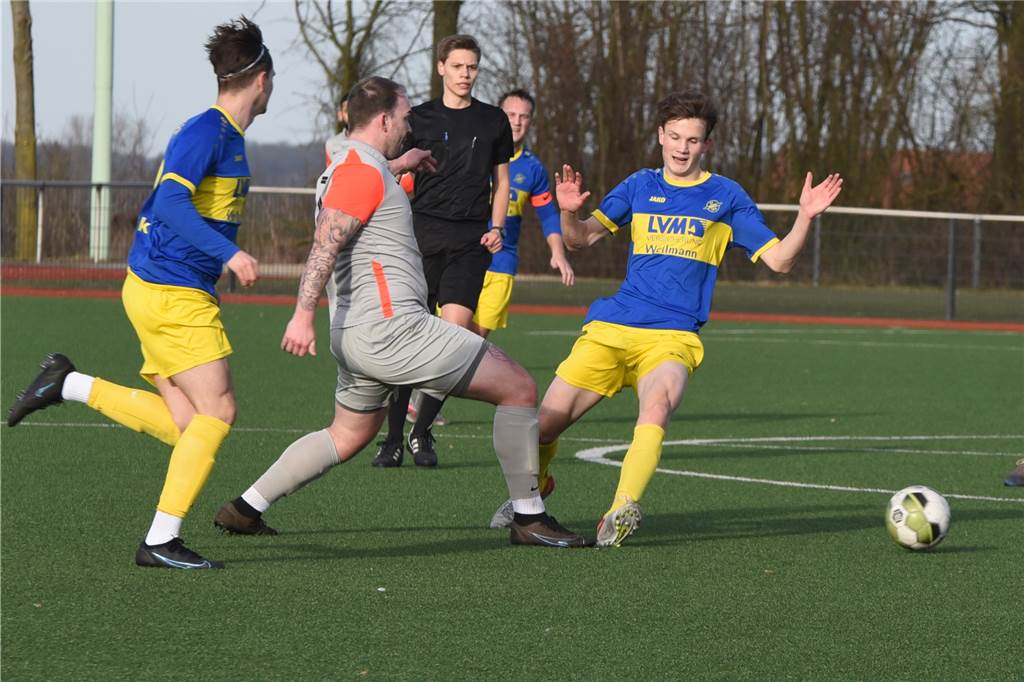 Aus der A-Jugend in die Herberner Startelf: „Es ist einfach, der Mannschaft zu helfen“ Marc Steinkamp (r.) ist nach halbjähriger Eingewöhnungszeit in der Landesliga angekommen.