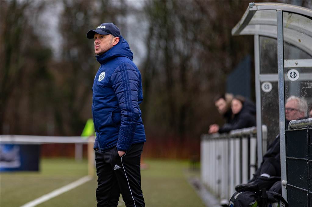 Aus für Trainer Marc Woller in Holzwickede – „Wir mussten die Reißleine ziehen“ Marc Woller ist nicht mehr Trainer des Holzwickeder SC.