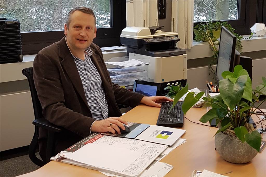 Lüftung, Mensa, Impfaktionen: So bereiten sich Schulen in Werne auf den Start vor Marcel Damberg leitet das Anne-Frank-Gymnasium (AFG).