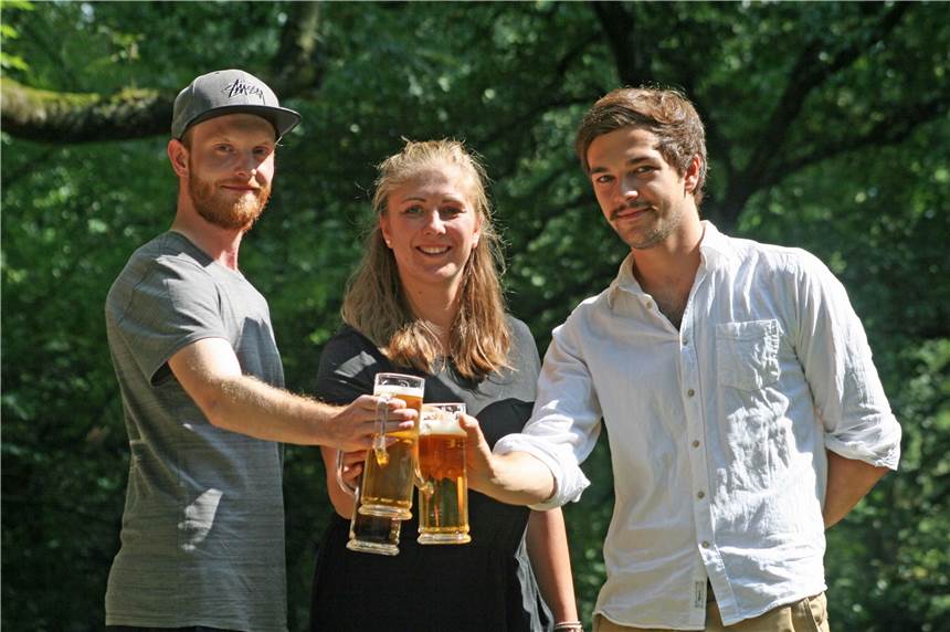 Westend-Sommer bringt entspannte Bierzelt-Atmosphäre ins Unionviertel Marcel Drees, Sascha Zhuganets und Marleen Zimmermann von AIG Westend.