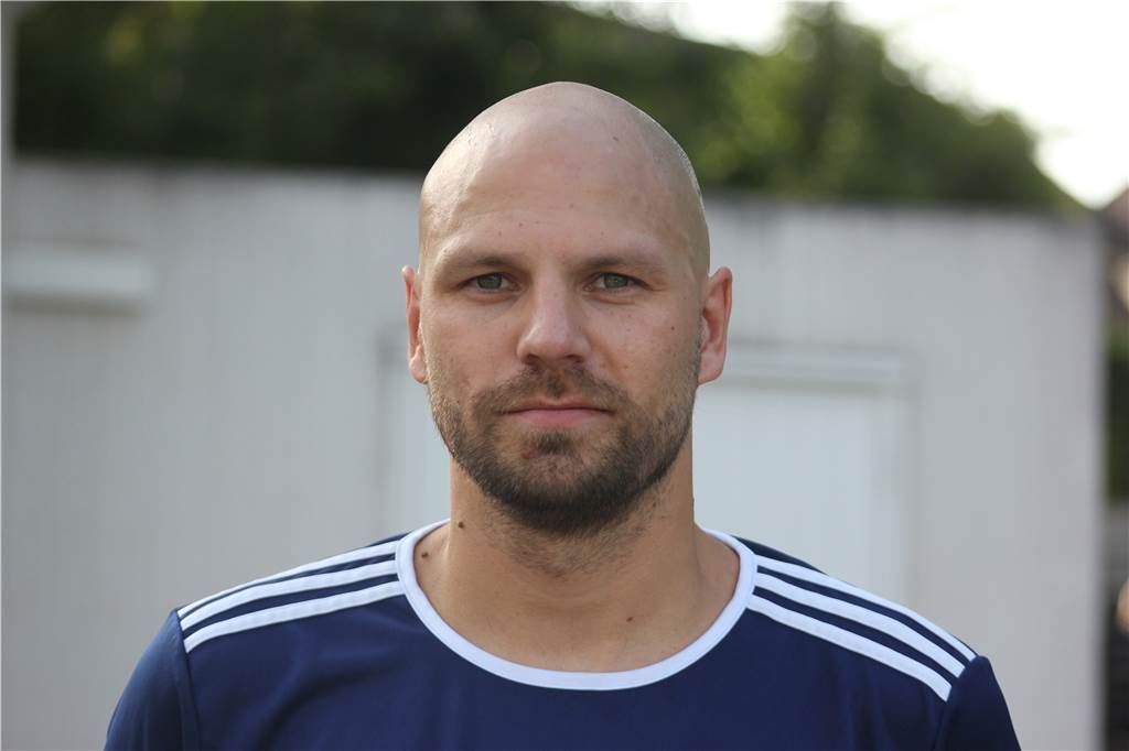 Heimlicher Neuzugang: Oberligafußballer spielt seit eineinhalb Jahren beim Bezirksligisten vor Marcel Greig ist Trainer des Fußball-Bezirksligisten Holzwickeder SC II.