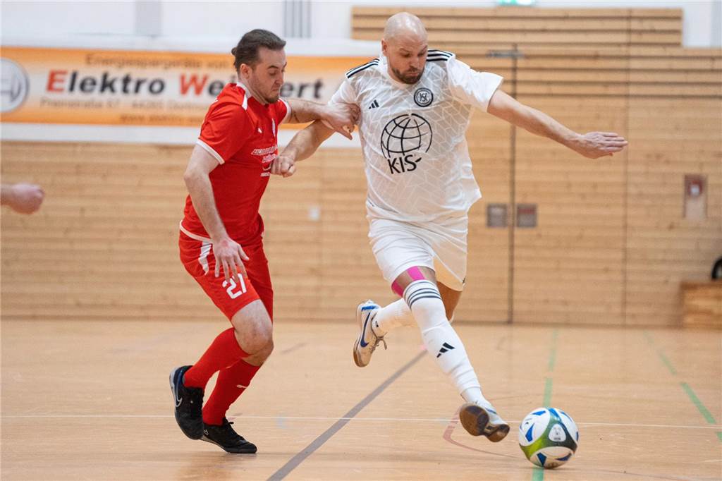 Unser Team der Zwischenrunde: Ein Spieler aus der Kreisliga A ist mit dabei Marcel Greig (r.) führte seinen Hörder SC in die Endrunde.