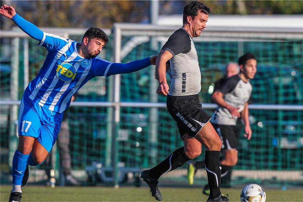 Das ist die Top-Elf der Neuzugänge im Dortmunder Amateurfußball für die kommende Saison Marcel Großkreutz (r.) wechselt von Westfalia Wickede zum FC Brünninghausen.