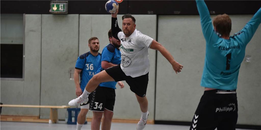SuS-Coach Sascha Rau trifft zum Abschied selbst für die Oberadener Reserve Marcel Junge war im letzten Saisonspiel einmal für seine Farben erfolgreich.
