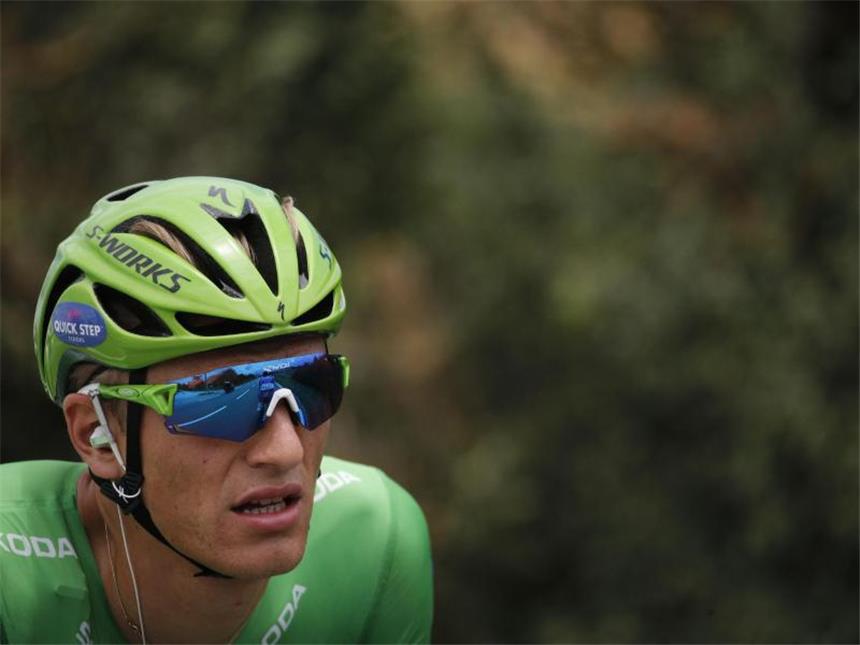 Nach Sturz: Marcel Kittel muss aufgeben Marcel Kittel hat auf der 17. Etappe bei der Tour de France wegen einer Sturzverletzung aufgeben müssen.