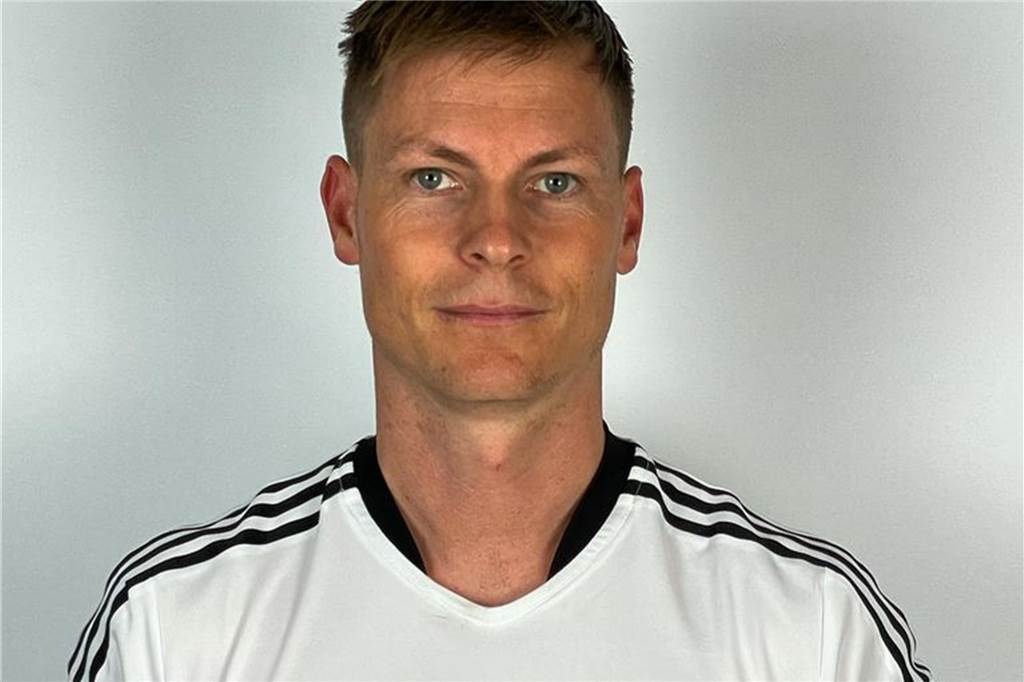 Landesliga 3: Trainer kam im Sommer zurück - und wurde jetzt gefeuert Marcel Radke war im Sommer 2021 zum SV Horst-Emscher 08 als Senioren-Coach zurückgekehrt. Zuvor war er bei den Gelsenkirchenern sowie beim TuS Hordel Nachwuchs-Trainer gewesen.