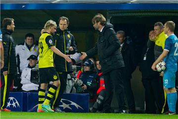 Marcel Schmelzer (l.) musste gegen St. Petersburg nach 76 Minuten ausgewechselt werden.