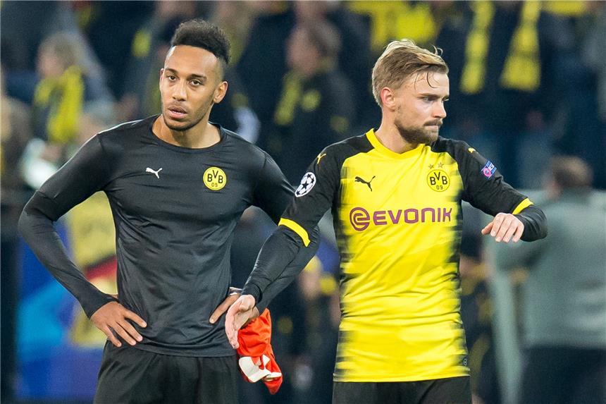 Kranke Spieler werden isoliert - Schmelzer tadelt "Auba" Marcel Schmelzer (r.) hat das Verhalten von Pierre-Emerick Aubameyang kritisiert.