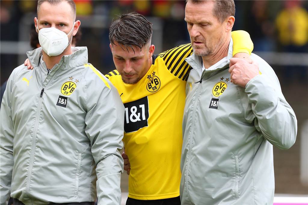 BVB-U23: Zwei Neue im Anflug - und Entwarnung bei Marco Pasalic Marco Pasalic (Mitte) musste gegen Duisburg aufgrund einerOberschenkelverletzung ausgewechselt werden.