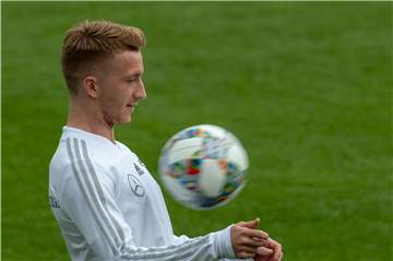 Marco Reus setzte beim ersten DFB-Training in Leipzig wegen einer Fußprellung aus.