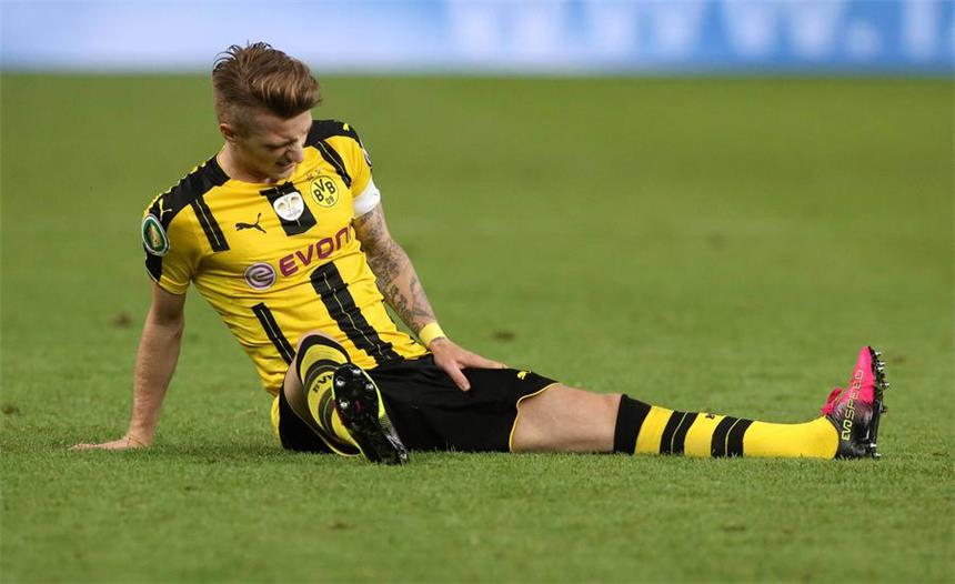 Reus laut BVB Mitte August wieder belastbar Marco Reus soll Mitte August wieder voll belastungsfähig sein.