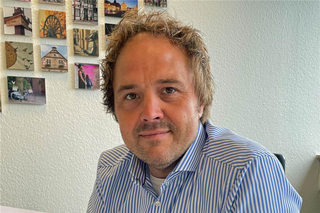 Haushaltslage verschlechtert sich weiter - das hat Folgen für die Stadt Marco Schulze-Beckinghausen, Kämmerer der Stadt Werne, sitzt in seinem Büro.