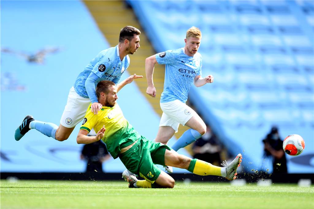 Profi Marco Stiepermann spielt aktuell für den FC Nordkirchen – seine Karriere in Bildern Marco Stiepermann – hier noch gegen Manchester City im Einsatz – ist aktuell vereinslos.