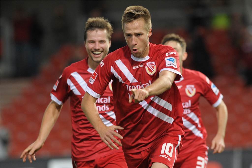 Profi Marco Stiepermann spielt aktuell für den FC Nordkirchen – seine Karriere in Bildern Marco Stiepermann - treffsicher in Cottbus.