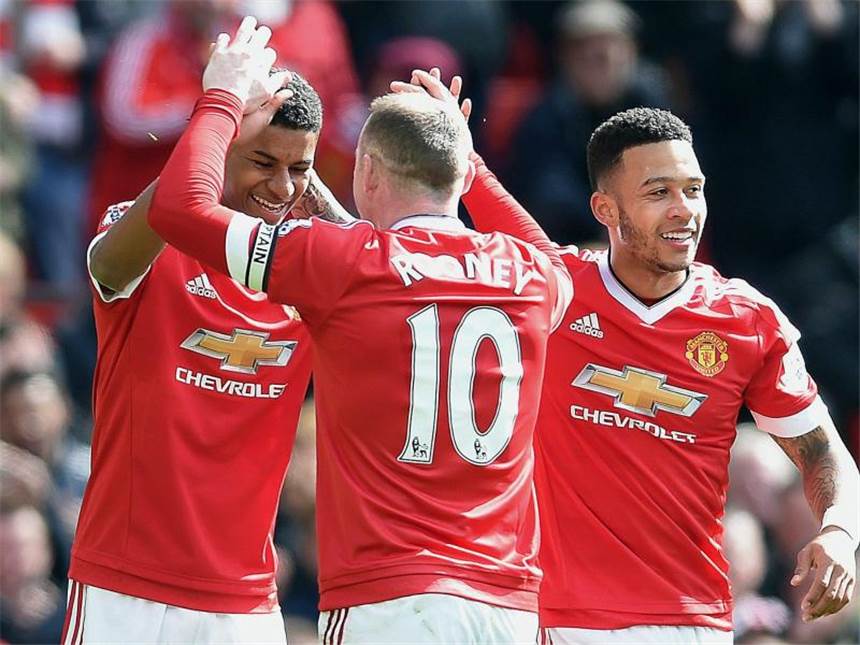 ManCity zerlegt Chelsea - ManUnited besiegelt Villa-Abstieg Marcus Rashford (l) schoss Manchester United zum Sieg gegen Aston Villa. Foto: Peter Powell