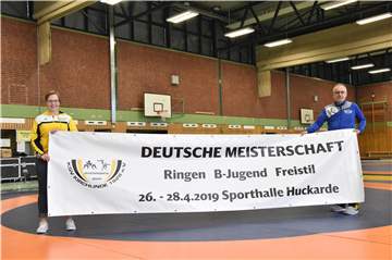 Maren und Karl-Martin Dittmann vom KSV Kirchlinde haben gemeinsam mit rund 80 Helfern die Deutsche Meisterschaft der B-Jugend im Ringen organisiert.