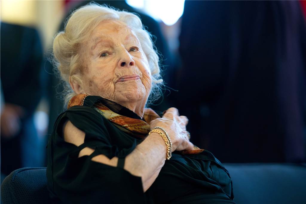 Heimatverein Nordkirchen: Zivilcourage in der Nazi-Zeit würdigen Marga Spiegel 2013 im Alter von 101 Jahren bei der Verleihung des Verdienstordens des Landes NRW. Vor acht Jahren, am 11. März, starb sie in Münster.