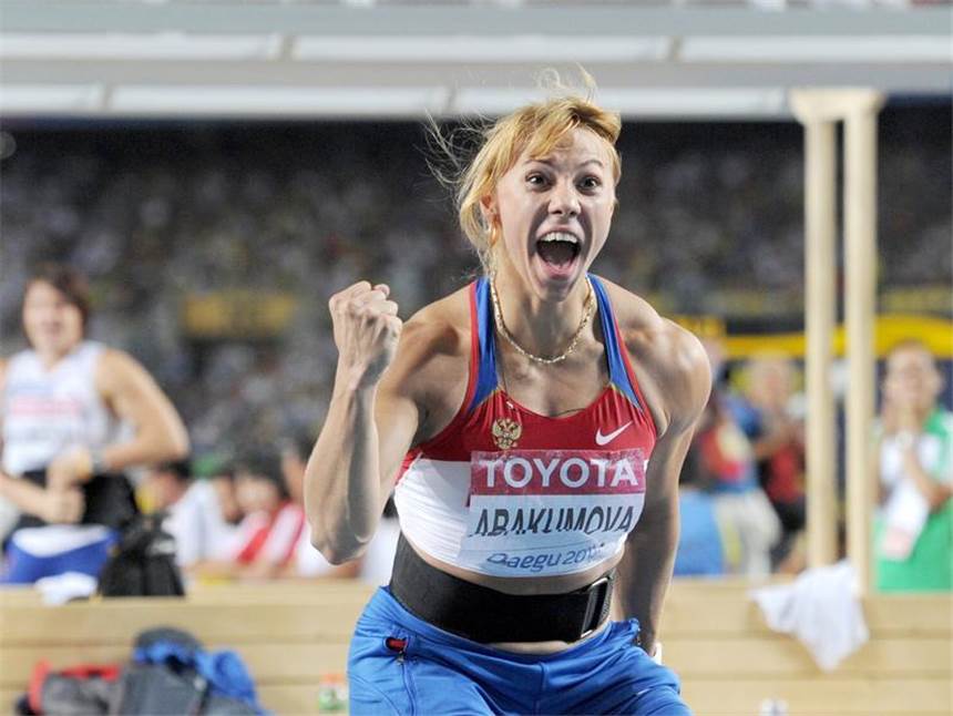 Den Stecker gezogen: Obergföll nur WM-Vierte Maria Abakumowa lässt nach ihrem WM-Sieg die Muskeln spielen.