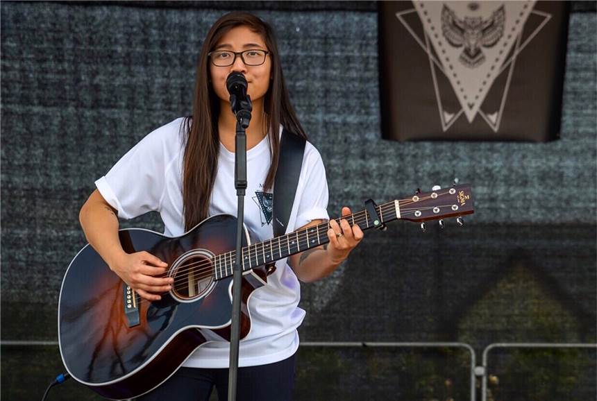 Die erste Open Stage in 2020 im Café Q: Teen Rockband „weRmusic“ und Maria Dinh spielen Maria Dinh steht am Freitag in Castrop-Rauxel auf der „Open Stage“.