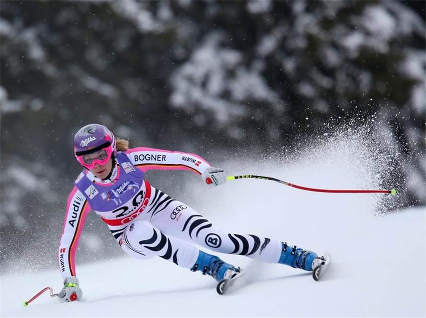 Maze am «verrückten Tag» Weltmeisterin - Vonn verletzt Maria Höfl-Riesch konnte den Lauf auf der Plania nicht ins Ziel bringen. Foto: Olivier Hoslet