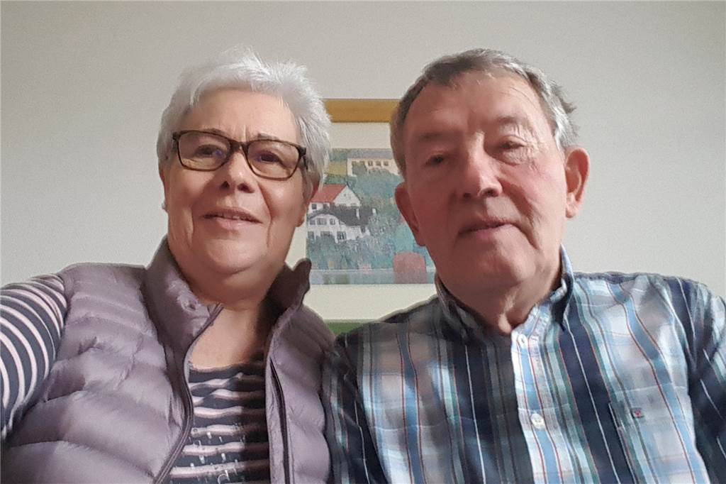 Genossenschaftsprojekt Lina in Haltern: Toleranz ist unverzichtbar Maria und Dieter Herbst fühlen sich im LiNa-Haus pudelwohl. Sie sind vom Dorf in die Stadt gezogen und freuen sich heute, dass sie vieles zu Fuß erreichen können.