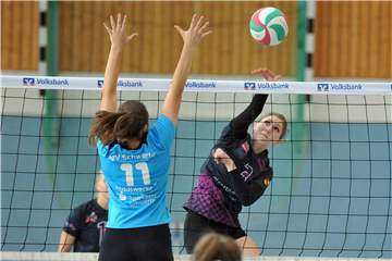 Maria Worms (r.) gab am Samstag ihr Oberliga-Debüt für den VfL Ahaus.