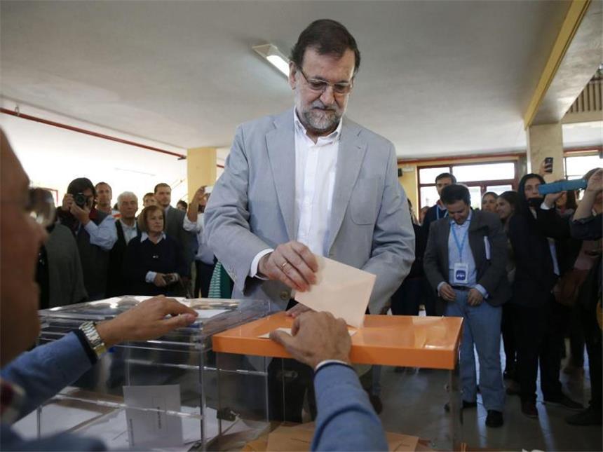 Linksruck in Spanien: Podemos-Erfolg in Madrid und Barcelona Mariano Rajoy bei der Stimmabgabe. Die Sparpolitik seiner Regierung wurde abgestraft Foto: Juan Carlos Hidalgo