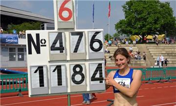 Marie Borowycz erzielte bei den Deutschen Hochschulmeisterschaften in Paderborn eine neue Bestweite mit 11,84 Metern. Diese überbot sie nur wenige Tage später bei den offenen NRW-Meisterschaften um zwei Zentimeter.