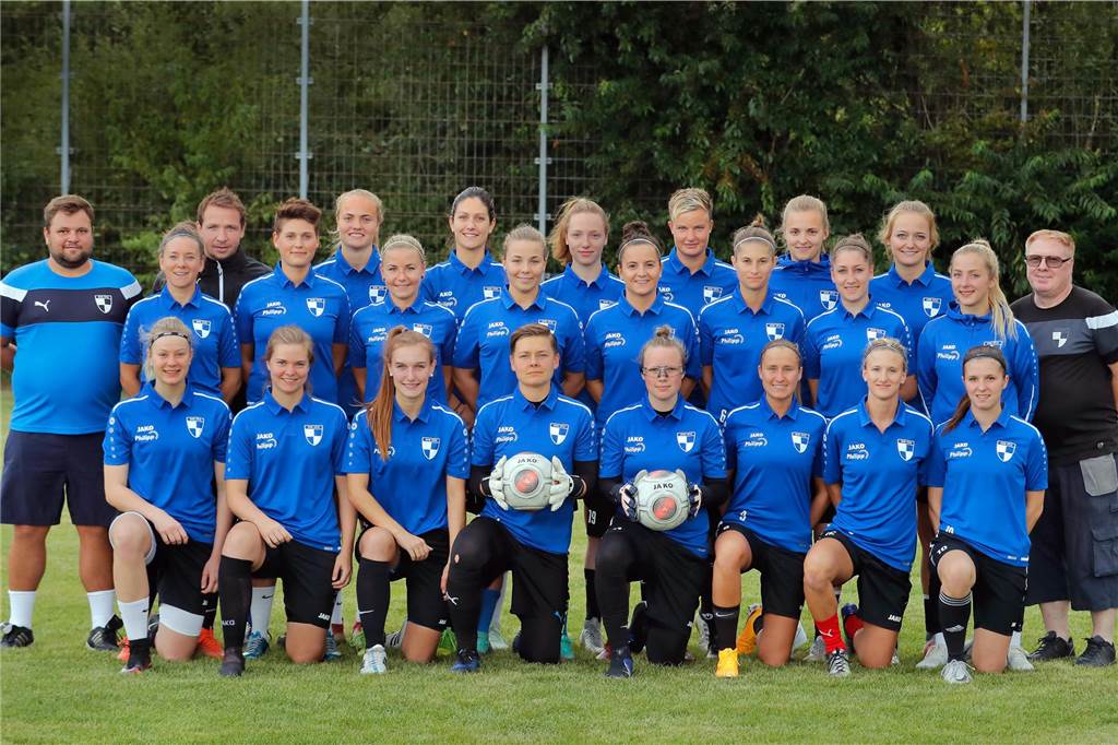 Zwischen Rivalität und Wiedersehen: Das erwartet BVB-Kapitänin Grothe im Derby auf Schalke Mannschaftsbild vom SV Berghofen von 2019 mit u.a. Marie Grothe und Shari Noffke. (Archivbild)