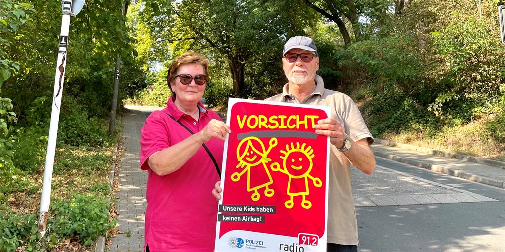 „Vorsicht Kinder“-Schilder an der Reichsmarkstraße sind plötzlich verschwunden Vorsicht - spielende Kinder