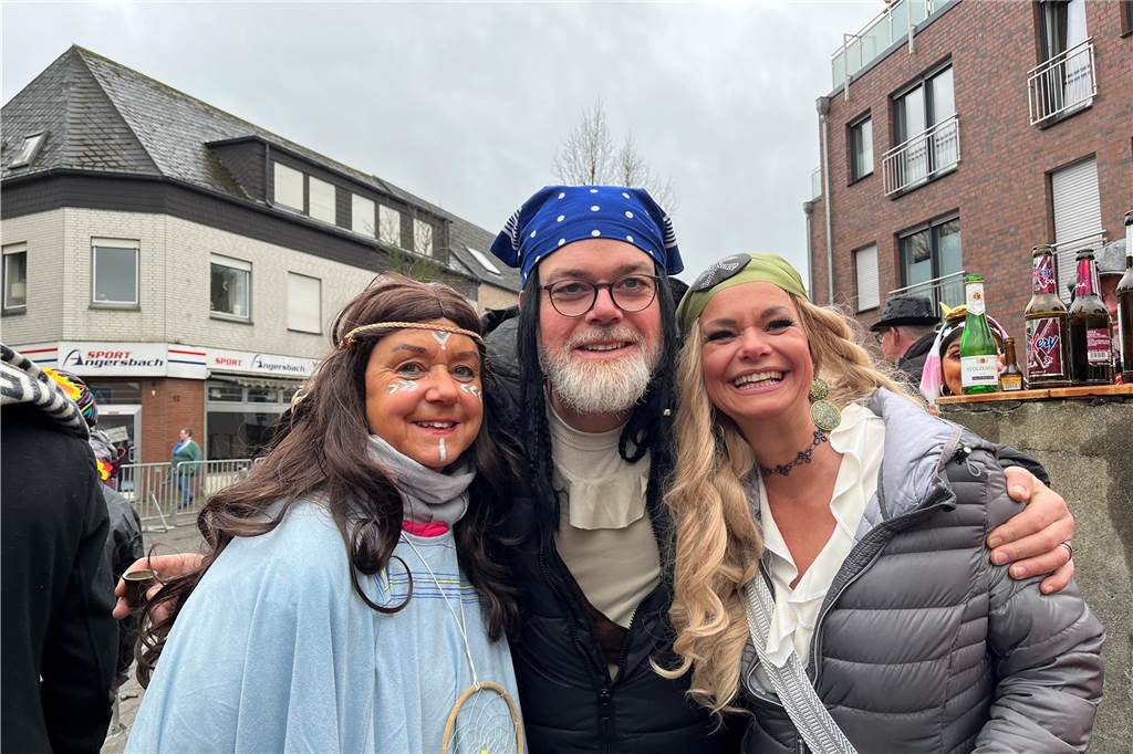 Zwei Piraten und eine Indianerin