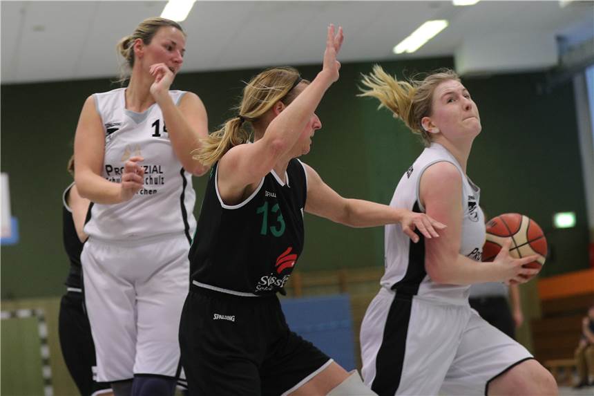 Absagen wegen Coronavirus: Die Basketballer sind die Ersten Mariel Lange (r.) wird bis auf Weiteres keine Körbe werfen dürfen.