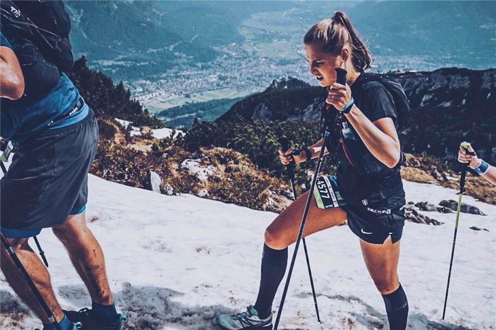 Tschüss Steak, hallo Linsenburger: Wie Sportler Veganismus und fast tägliches Training vereinen Marietta Keck ist auch bei Ultraläufen in den Bergen an den Start gegangen.