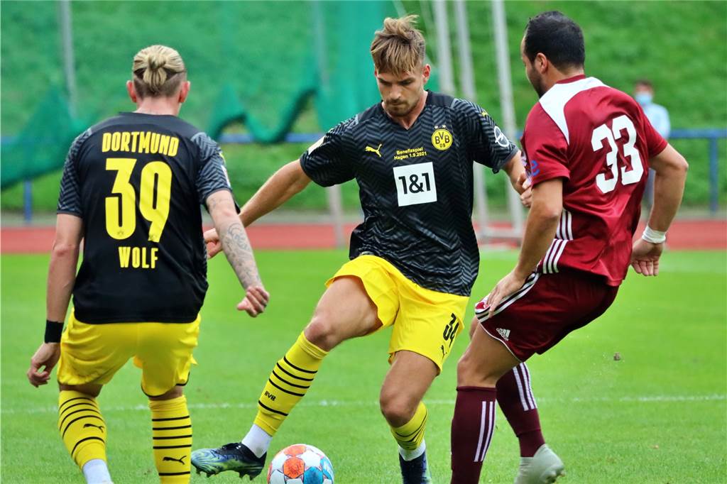BVB-Trainer Marco Rose über Benefizspiel, Pongracic, Reinier und Hazard Marin Pongracic (M.) gab in Hagen sein BVB-Debüt.