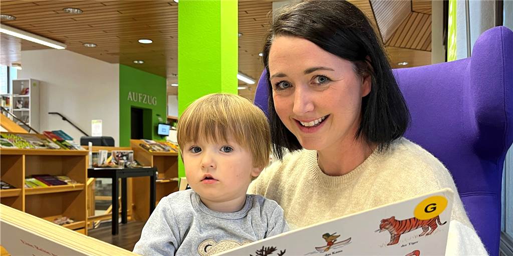 Marina Haxter ist Fan der Stadtbücherei: „Dieser Ort macht furchtbar viel Spaß“ Marina Haxter ist als Leserin und Ehrenamtliche oft in der Stadtbücherei an der Lavesumer Straße. Sohn Piet kommt gerne mit, er liebt es, wenn Mama ihm vorliest.