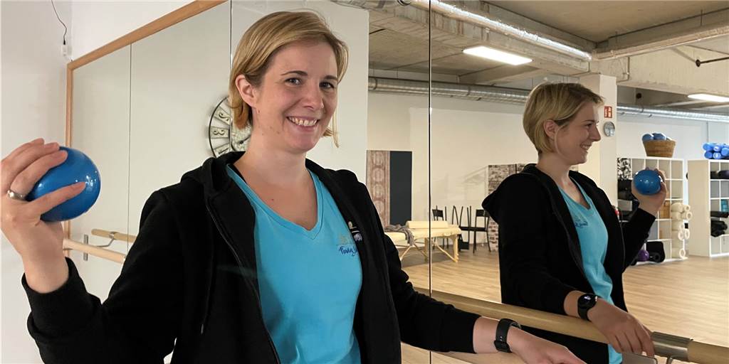 Neues Sportstudio in Dortmund: Betreiberin setzt zum Start auf neuen Trend-Sport Marina Maßner hat eine Yoga- und Pilates-Studio in Lütgendortmund eröffnet. Der Renner bisher: DoBar, ein Mix aus Pilates, Yoga und Ballett.