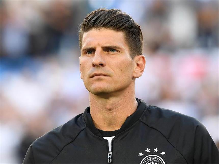 Verletzter Gomez sagt für Länderspiele ab Mario Gomez musste Bundestrainer Löw wegen einer Verletzung absagen. Foto: Federico Gambarini