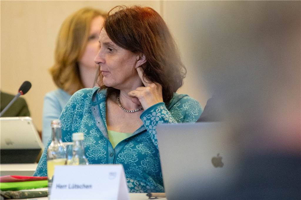 Krisengipfel: Abrechnungsaffäre versetzt Grüne in Schockzustand Marion Küpper soll Konsequenzen infolge der Abrechnungsaffäre im Kreistag abgelehnt haben. Aus Angst, das könne als Schuldeingeständnis gewertet werden.