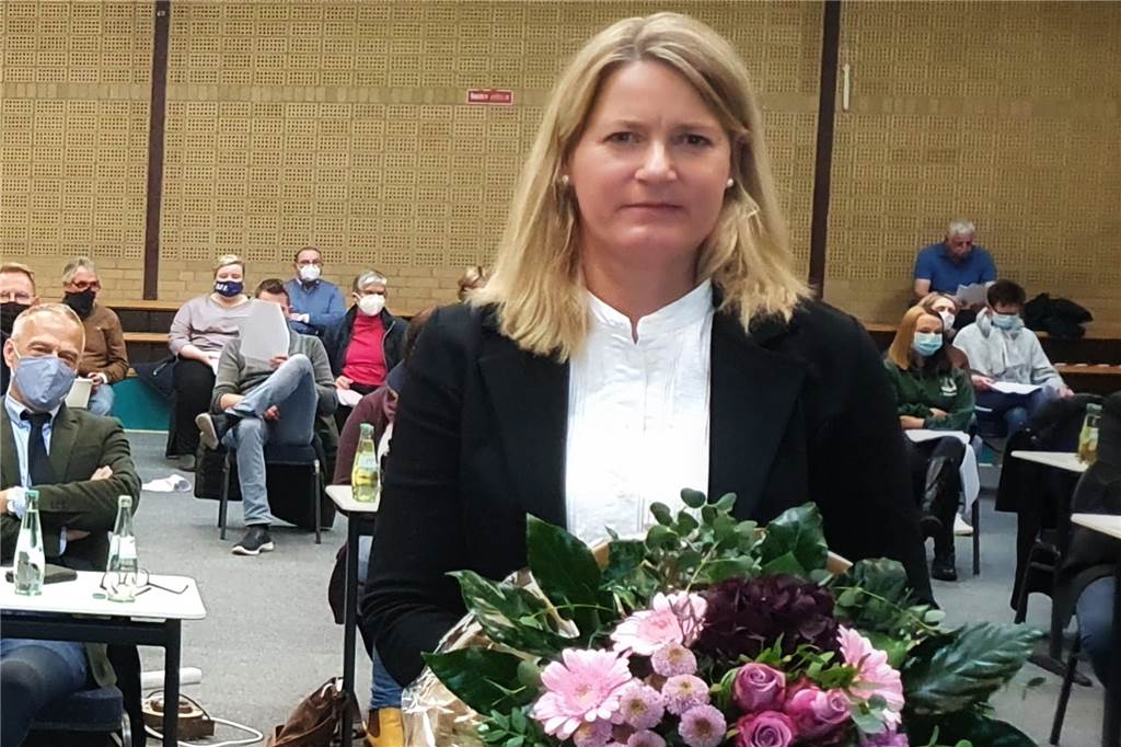 Franz-Josef Weilinghoff als Bürgermeister für Heek wieder vereidigt Marion Weichert (CDU) wurde als erste stellvertretende Bürgermeisterin gewählt.