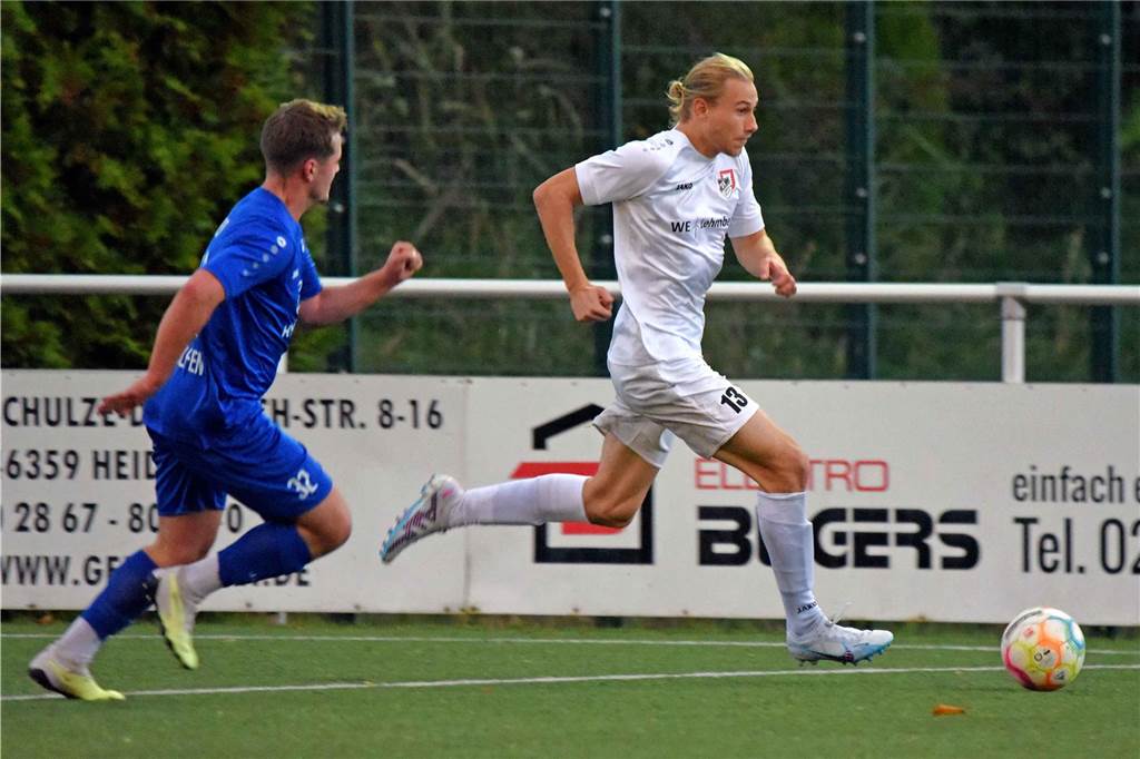 SV Lembeck muss lange auf Niklas Jakubiak verzichten: „Hab es knacken gehört“ Marius Benning treibt den Ball nach vorne
