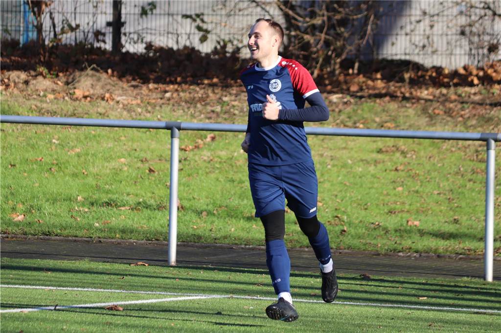 Fünferpacker schießt den BV Lünen zum Sieg beim FC Fortuna Marius Mantei erzielte am Sonntag einen Fünferpack für den BV Lünen.