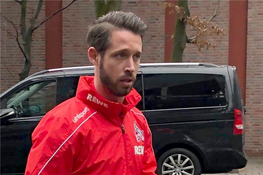 Schalke-Stürmer Mark Uth kehrt in seine Heimatstadt zurück Mark Uth traf am Freitagvormittag beim 1. FC Köln ein.
