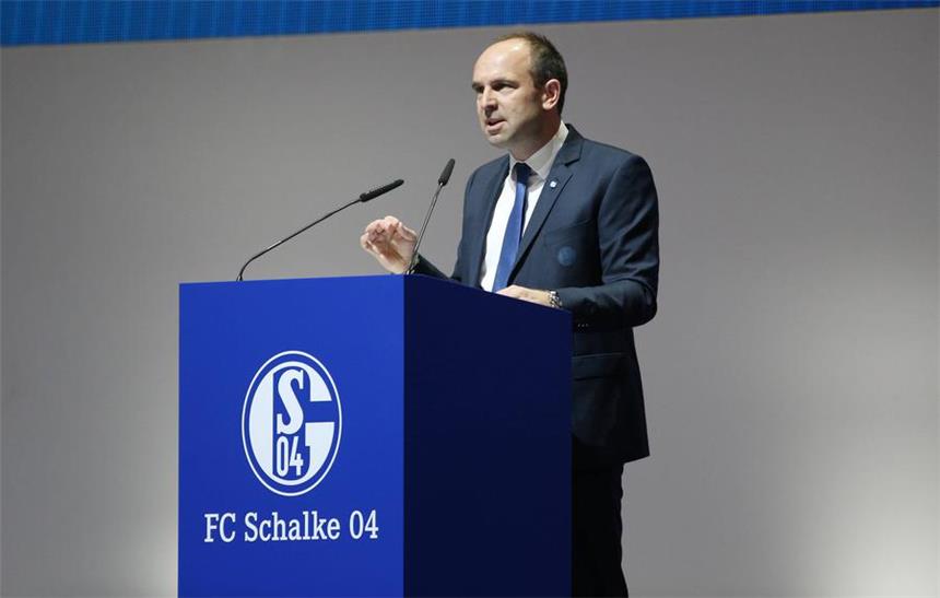 Marketing-Chef Alexander Jobst bleibt bis 2022 auf Schalke.