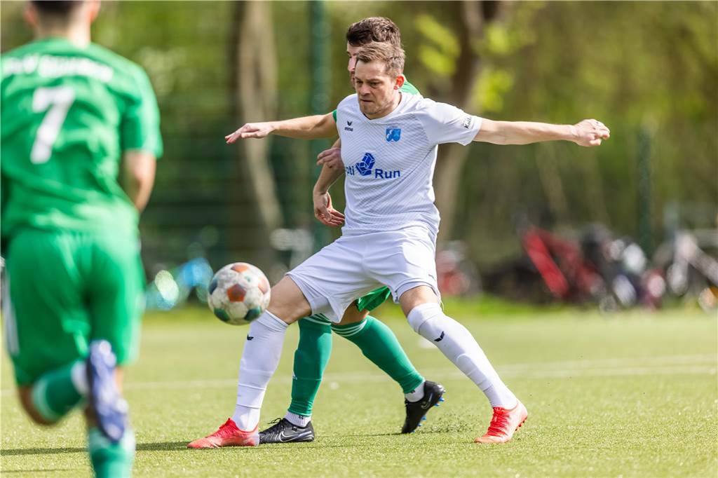 Obercastrops Onucka sollte provoziert werden: Iserlohn-Verteidiger lachte über Elfmeter-Szene Marko Onucka spielt bei Wacker Obercastrop im defensiven Mittelfeld.