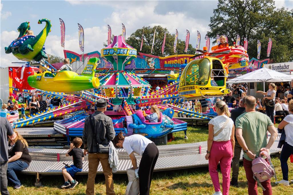 Viele Fotos vom ersten Markttag: Düstermühlenmarkt ist Besuchermagnet