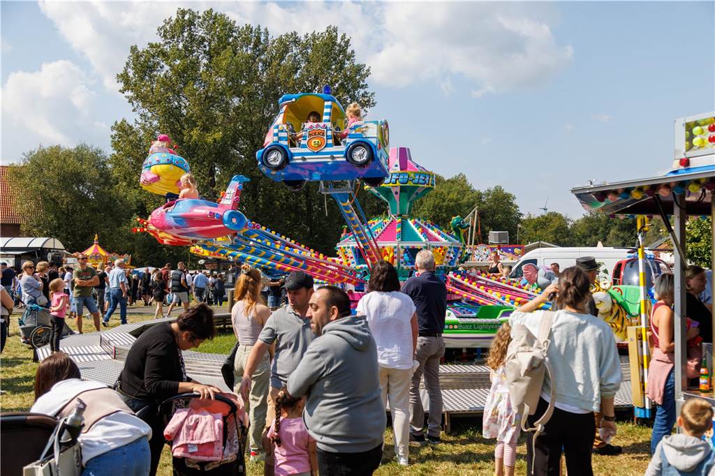 Viele Fotos vom ersten Markttag: Düstermühlenmarkt ist Besuchermagnet