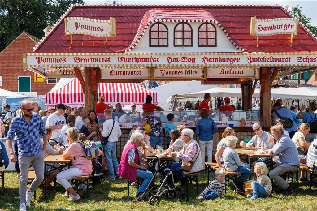 Viele Fotos vom ersten Markttag: Düstermühlenmarkt ist Besuchermagnet